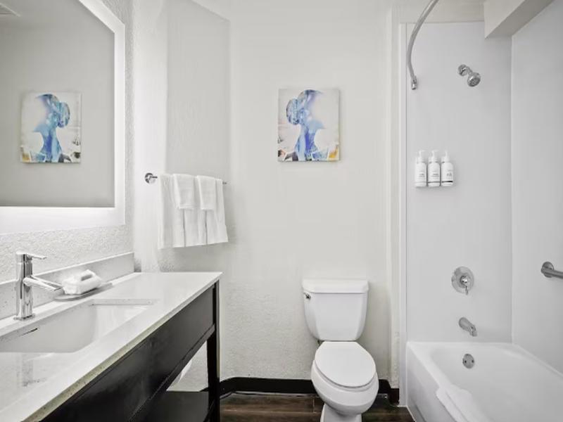 La Quinta Inn & Suites Miami Airport West image