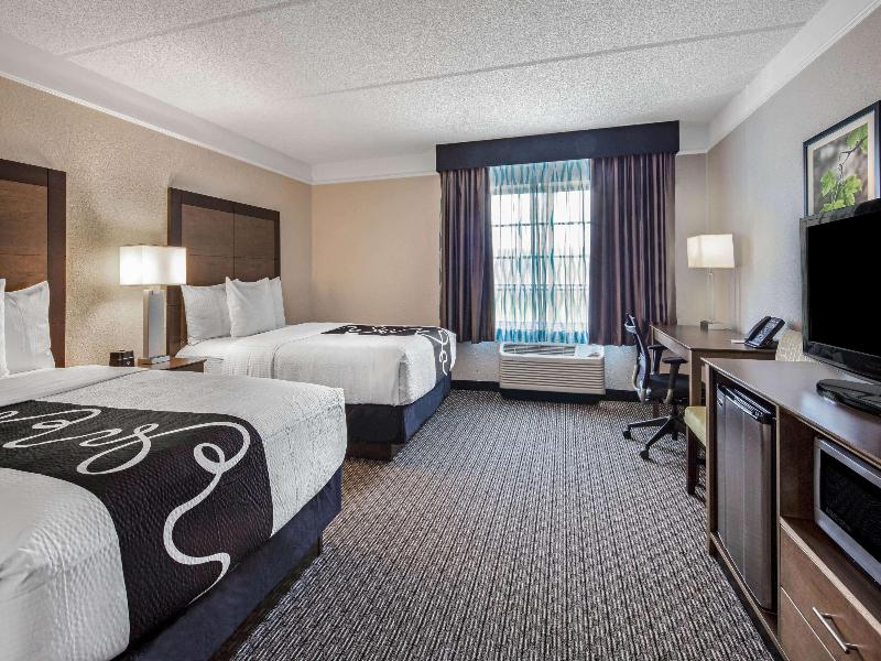 La Quinta Inn & Suites Miami Airport West image
