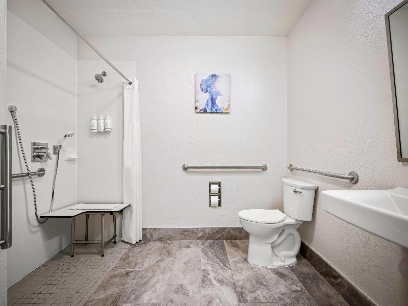La Quinta Inn & Suites Miami Airport West image