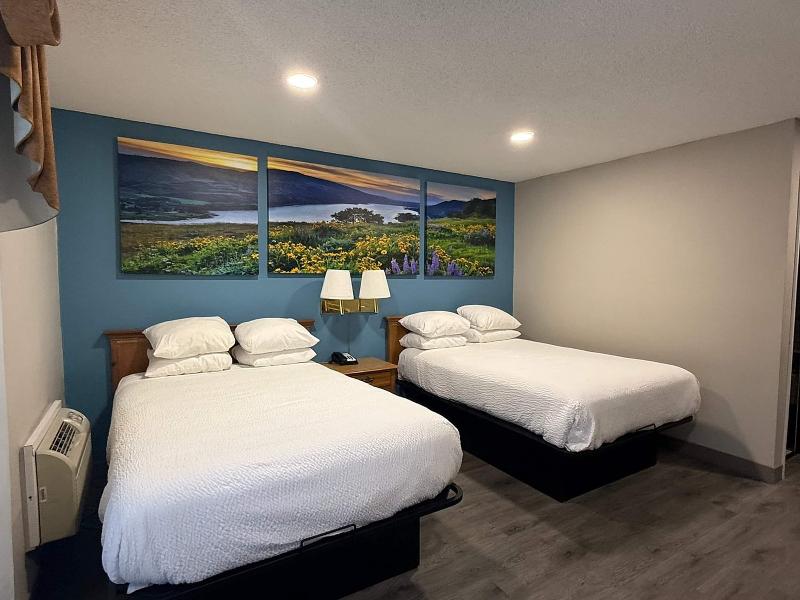 Days Inn by Wyndham Medford image