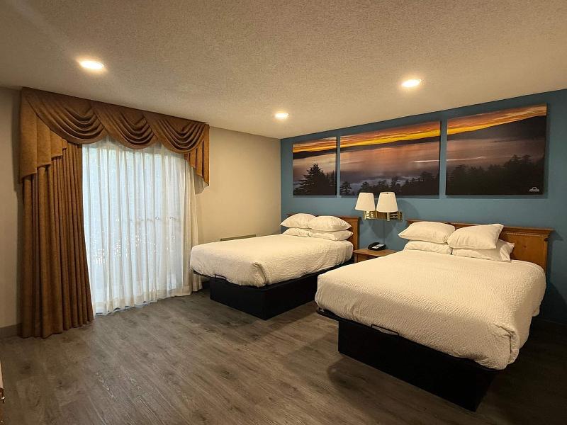 Days Inn by Wyndham Medford image