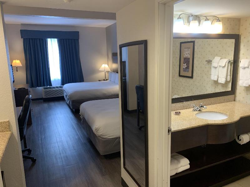 Wingate By Wyndham Southport image