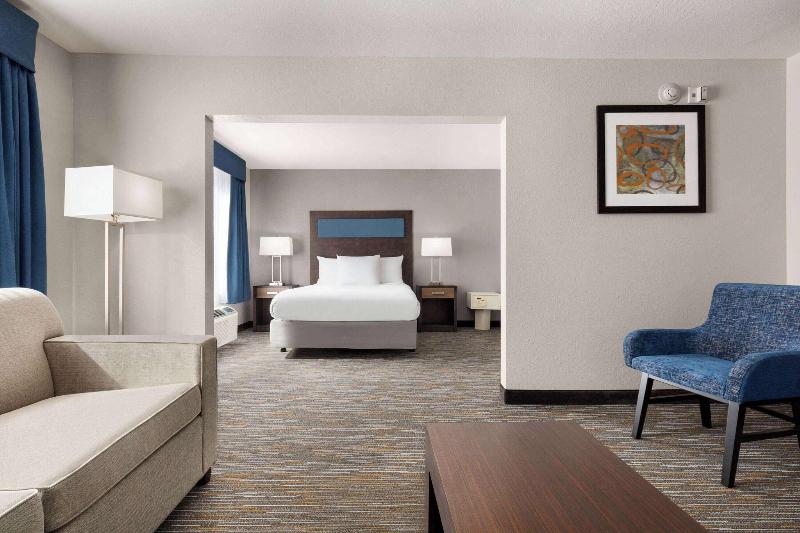 Wingate By Wyndham Southport image