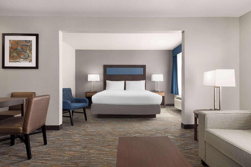 Wingate By Wyndham Southport image