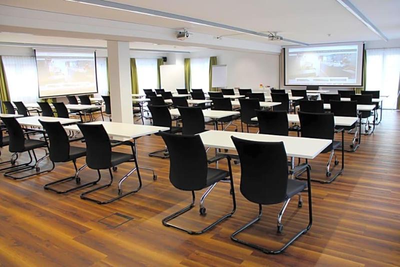 Business- und Wellnesshotel Schwaiger image