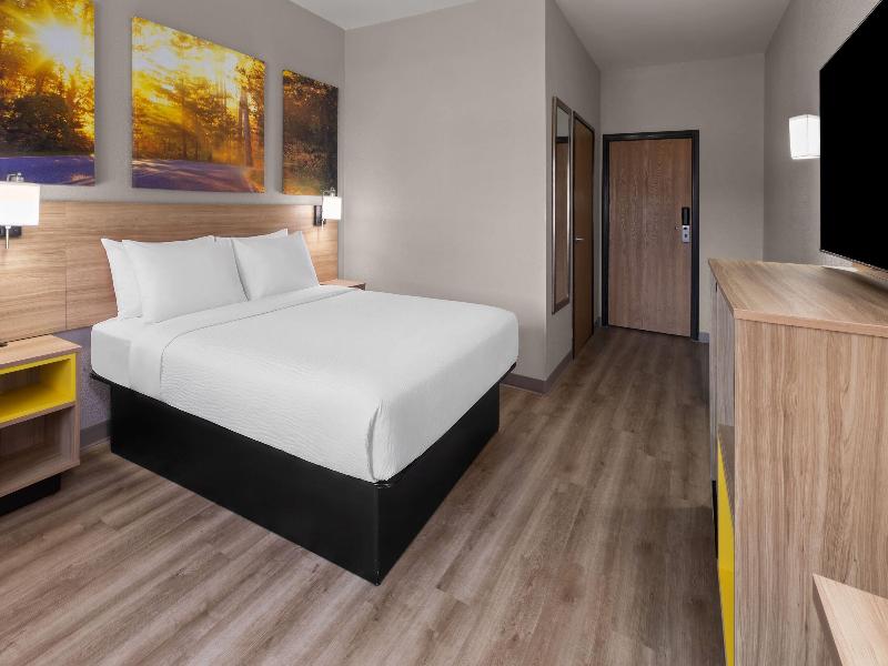 Days Inn by Wyndham Mankato — photo 13