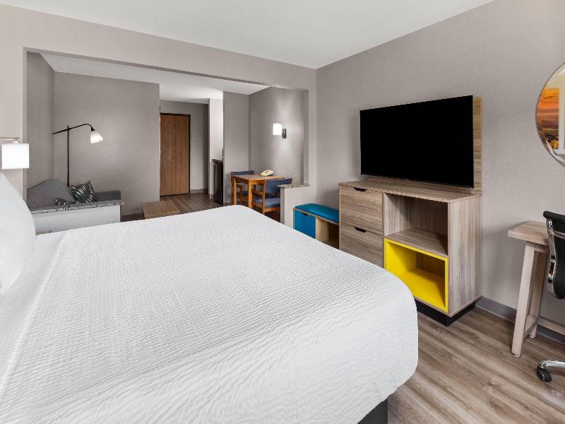Days Inn by Wyndham Mankato — photo 15