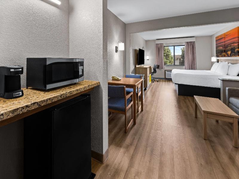 Days Inn by Wyndham Mankato — photo 38