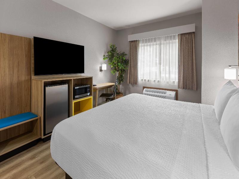Days Inn by Wyndham Mankato — photo 34