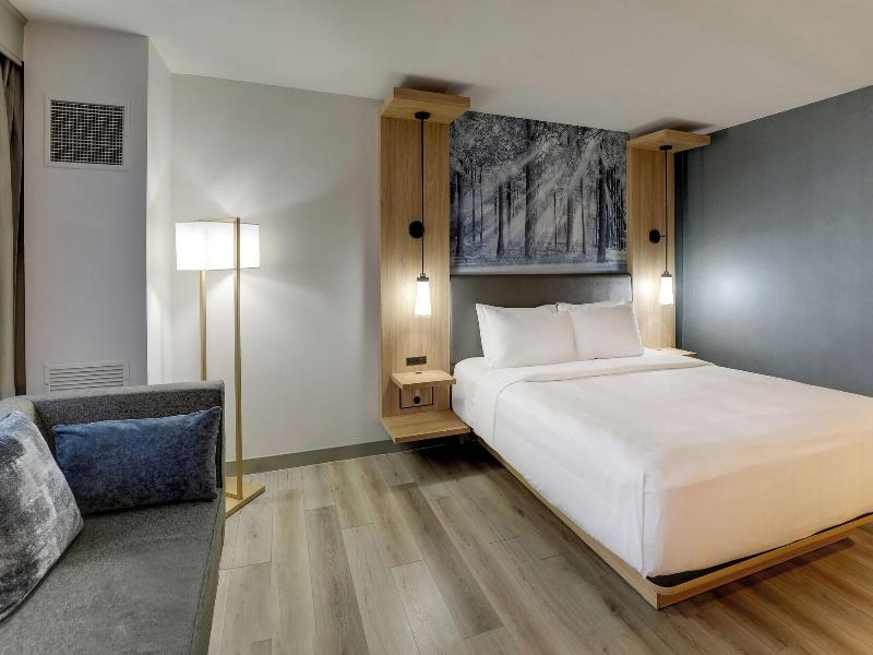 Mobile Marriott image