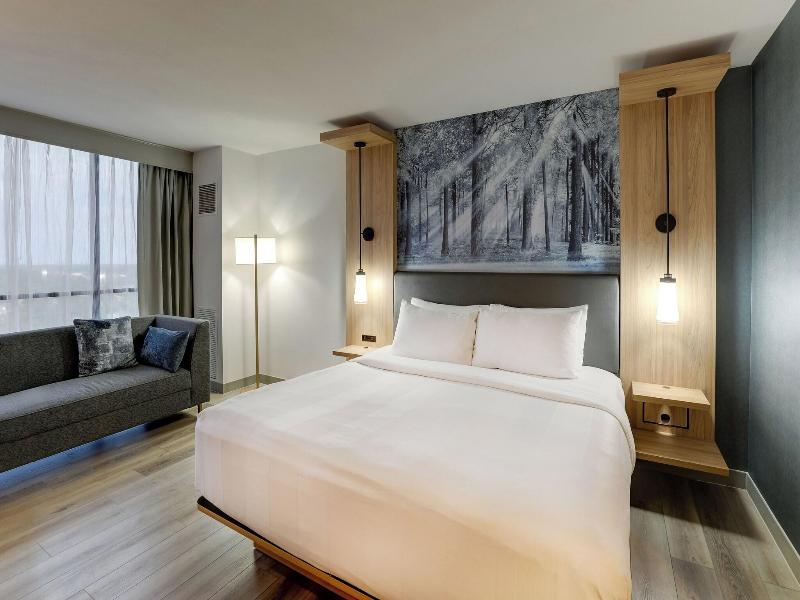 Mobile Marriott image