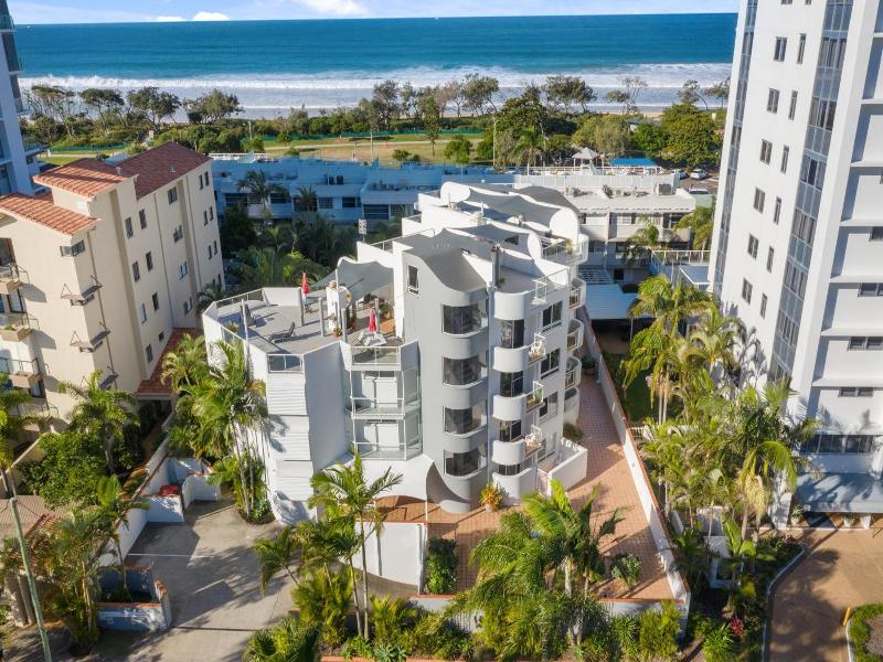 The Burlington Holiday Apartments image