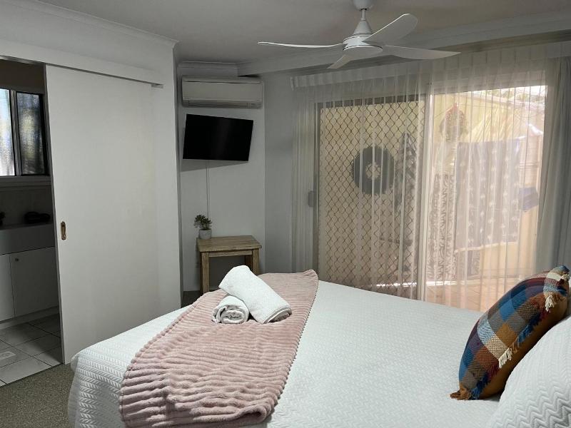 The Burlington Holiday Apartments image
