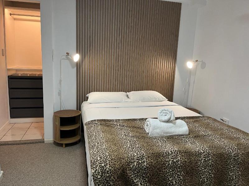The Burlington Holiday Apartments image