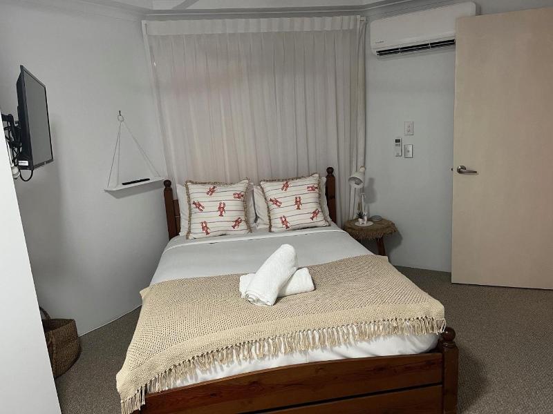 The Burlington Holiday Apartments image