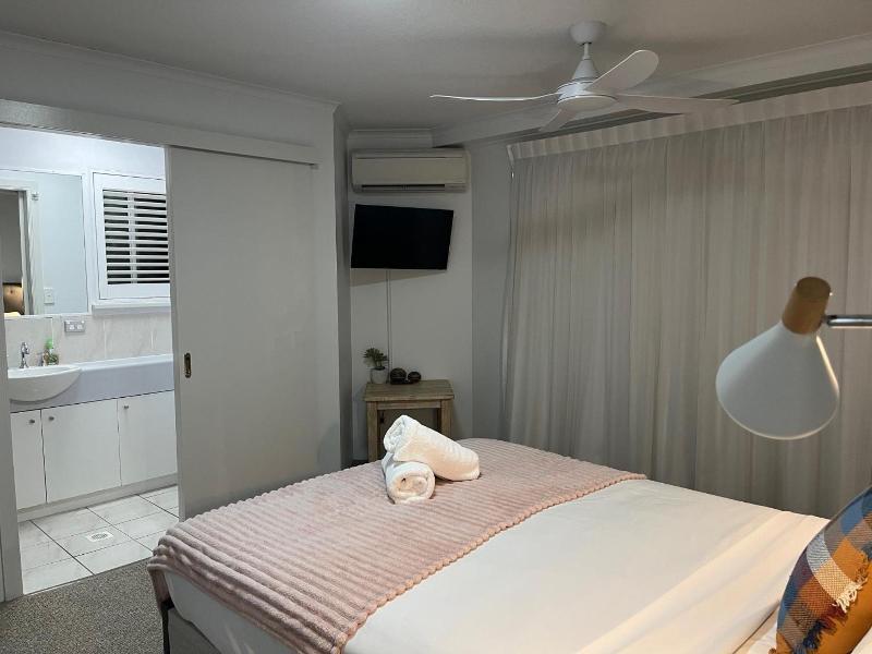 The Burlington Holiday Apartments image