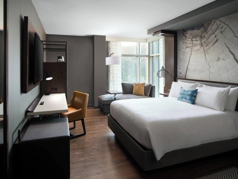 Morgantown Marriott at Waterfront Place image