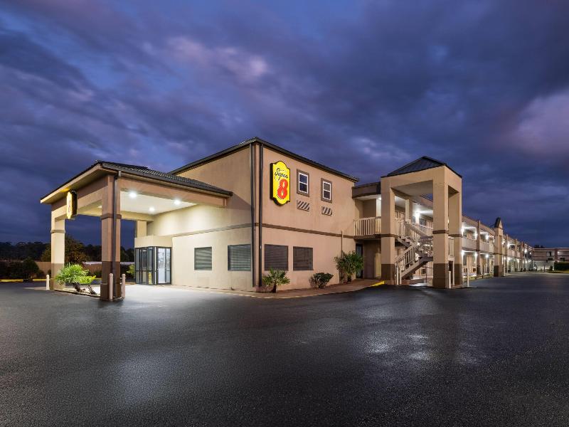 Super 8 by Wyndham Macon West image