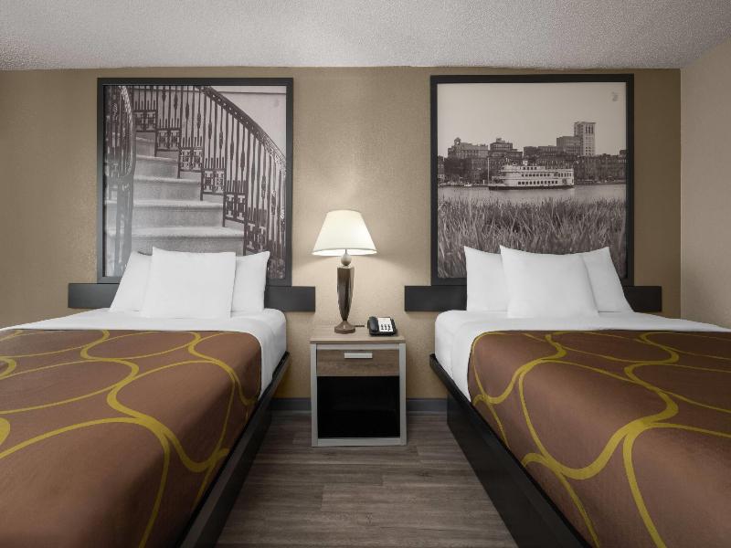 Super 8 by Wyndham Macon West image
