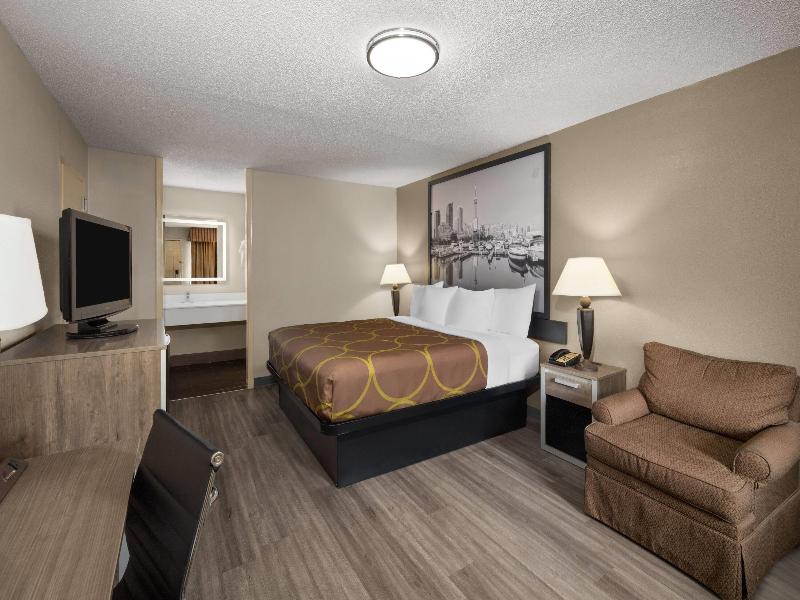 Super 8 by Wyndham Macon West image