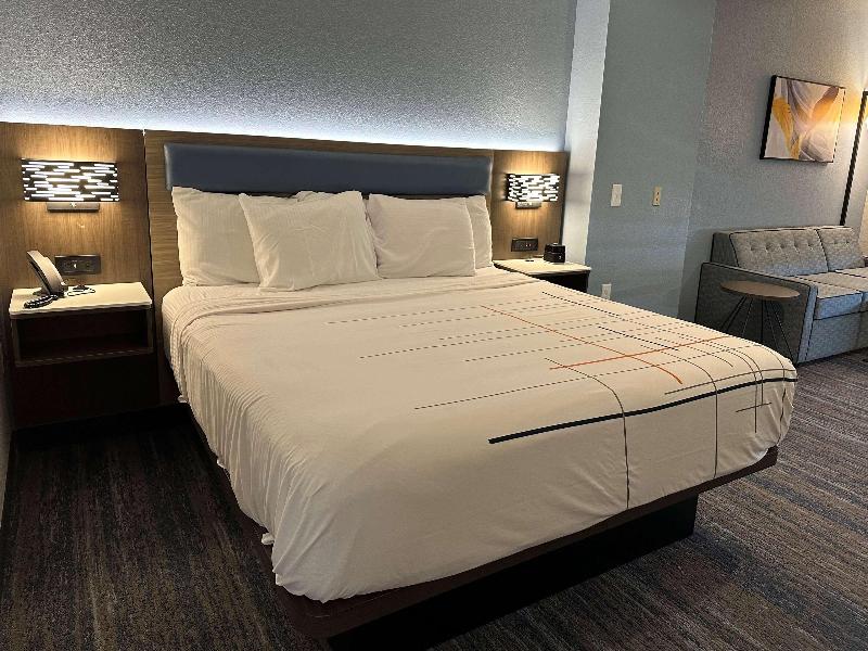 La Quinta Inn & Suites Macon West image