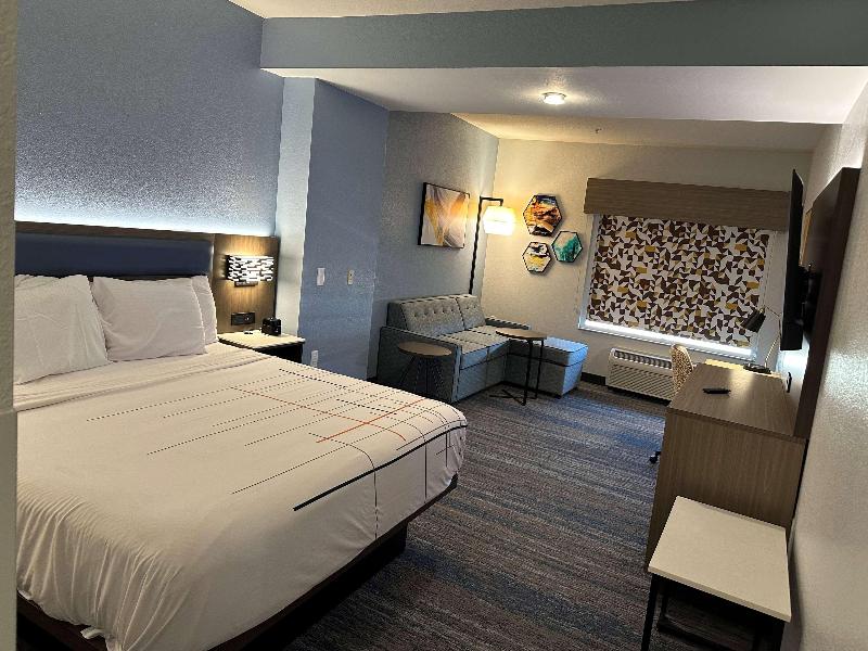 La Quinta Inn & Suites Macon West image