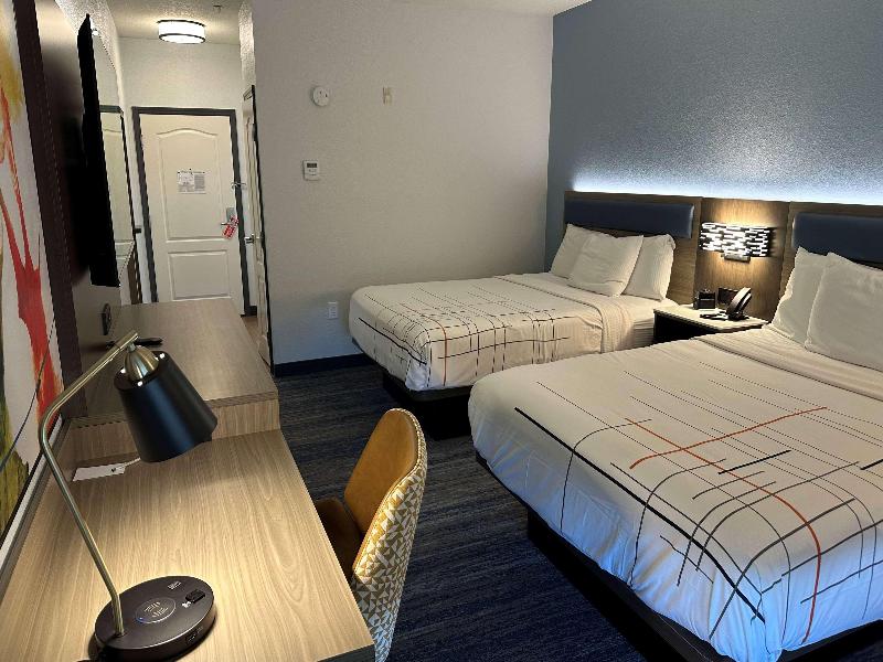 La Quinta Inn & Suites Macon West image