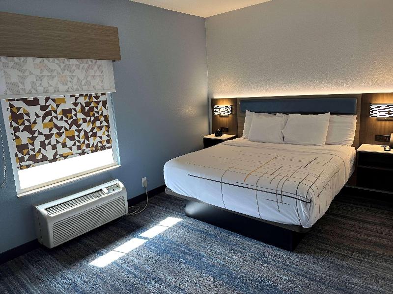 La Quinta Inn & Suites Macon West image