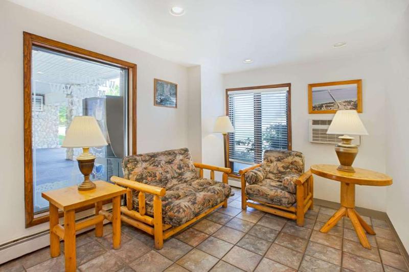 Days Inn By Wyndham Mackinaw City/Bridgeview Area photo 4