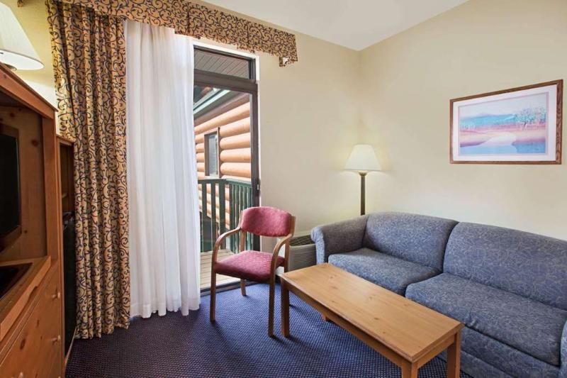 Days Inn By Wyndham Mackinaw City/Bridgeview Area image