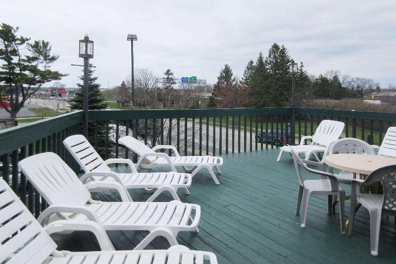 Days Inn By Wyndham Mackinaw City/Bridgeview Area image