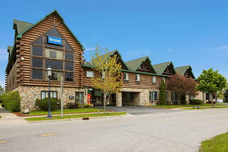 Days Inn By Wyndham Mackinaw City/Bridgeview Area image
