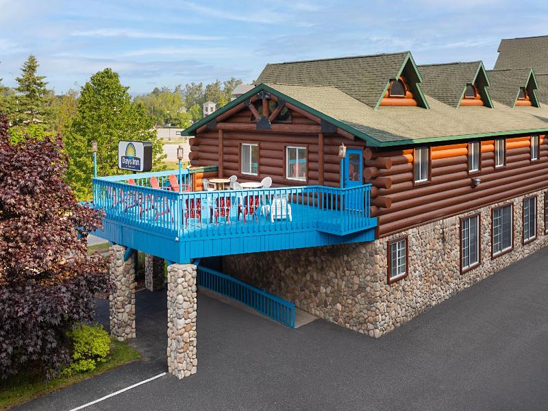 Days Inn By Wyndham Mackinaw City/Bridgeview Area image