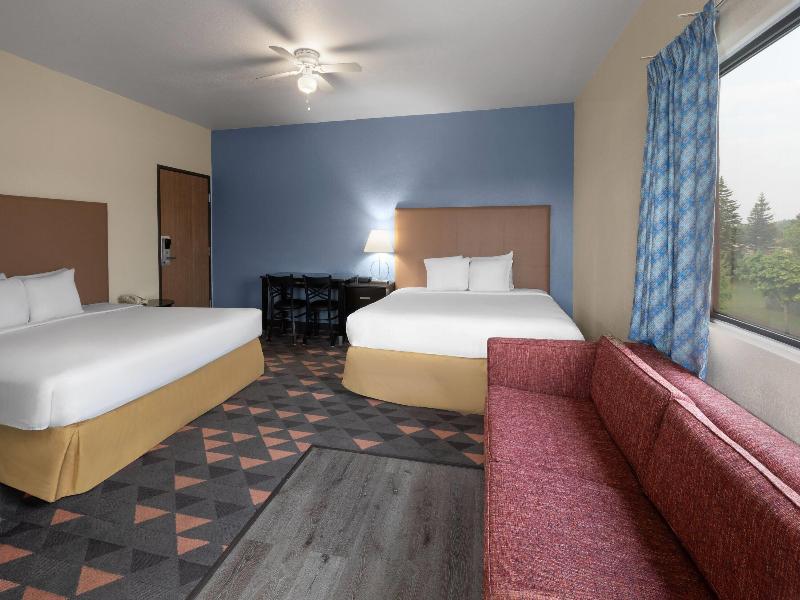 Days Inn By Wyndham Mackinaw City/Bridgeview Area image