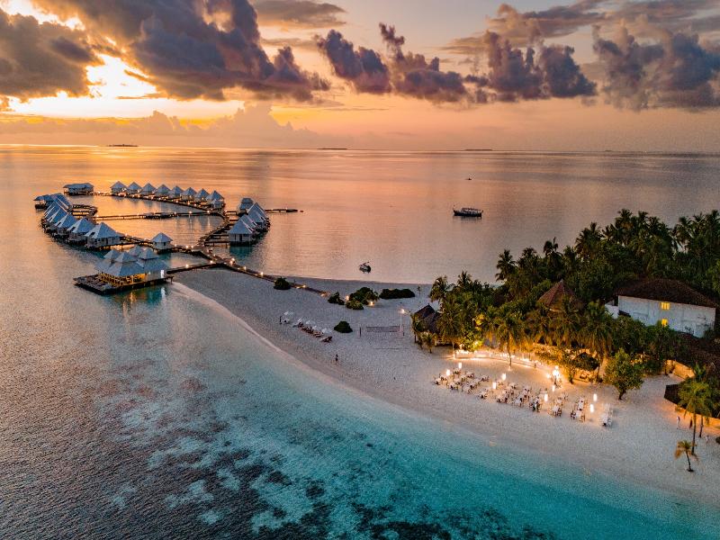 Diamonds Athuruga Beach & Water Villas
