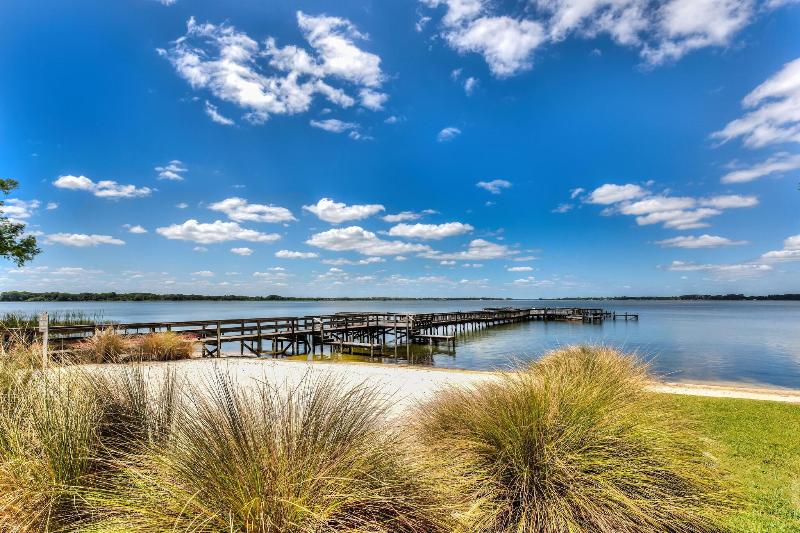 Lakeside Inn image