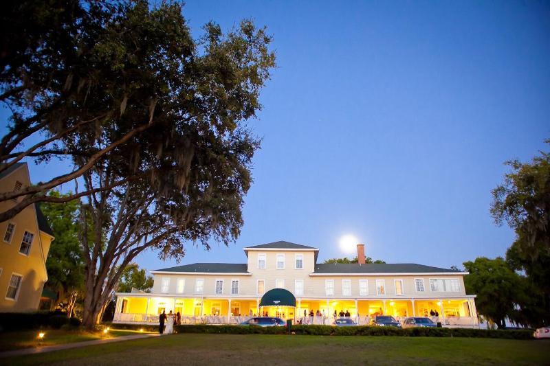 Lakeside Inn image