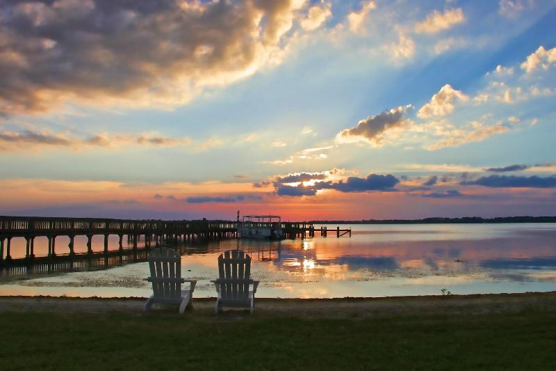 Lakeside Inn image