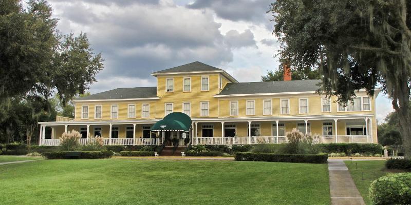 Lakeside Inn image