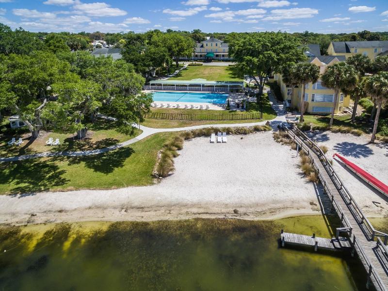 Lakeside Inn image 9