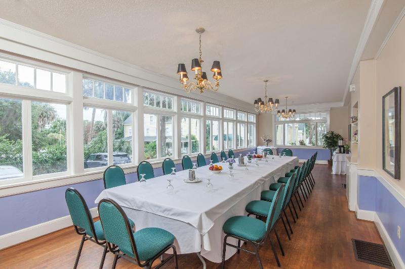 Lakeside Inn image