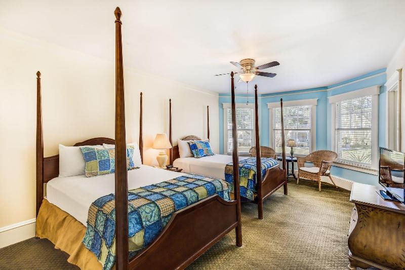 Lakeside Inn image