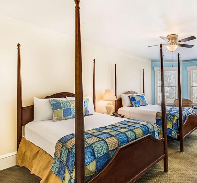 Lakeside Inn image
