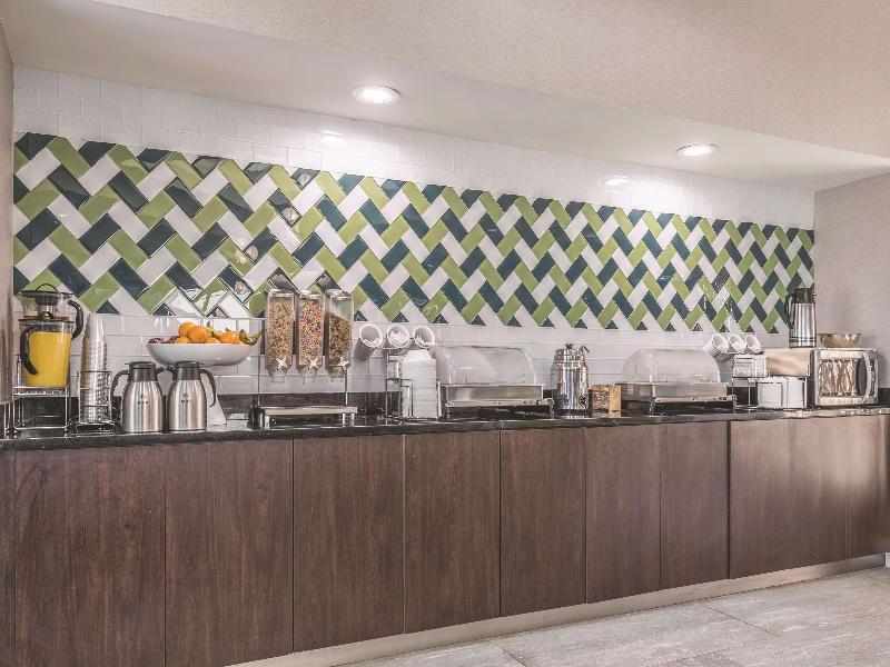 La Quinta Inn & Suites Orlando Lake Mary image