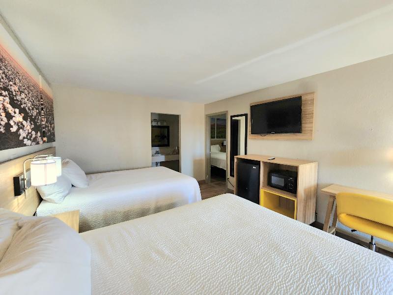 Days Inn By Wyndham Mcallen image