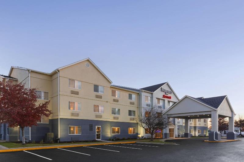 Fairfield Inn image