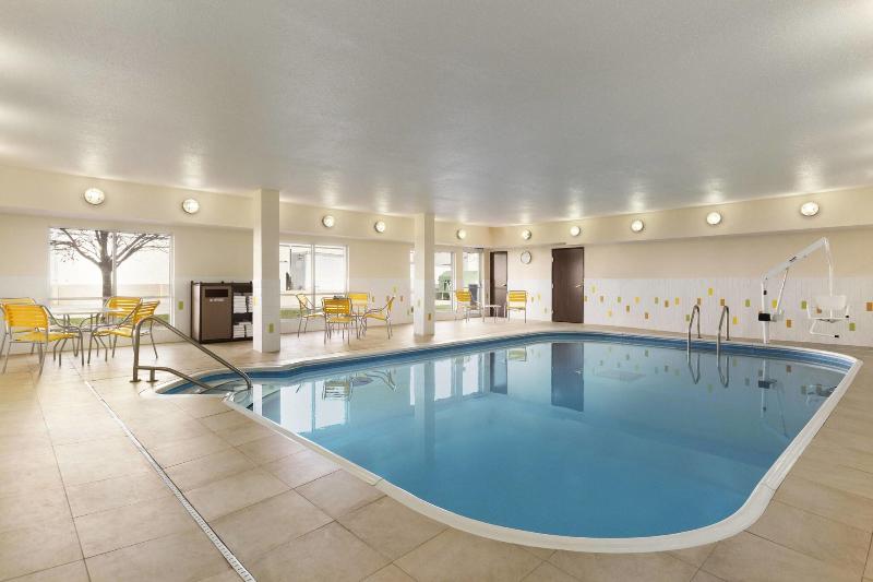 Fairfield Inn image