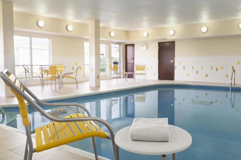 Fairfield Inn image