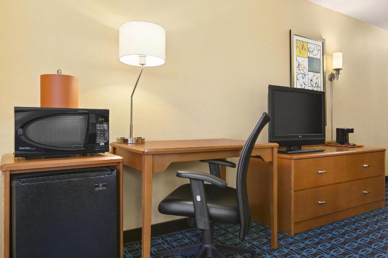 Fairfield Inn image