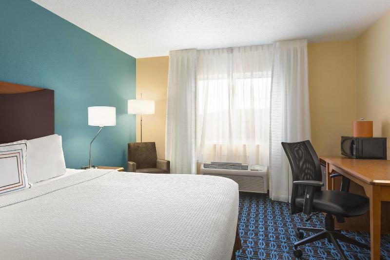 Fairfield Inn image